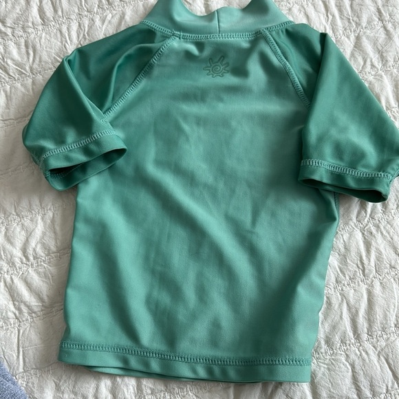 2T Disney, onesie gray, Mickey Mouse, UV skins rash guard green - Picture 6 of 6